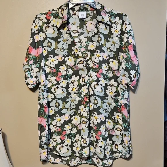 CAbi Replay Spring 2025 Floral Blouse - Picture 4 of 13